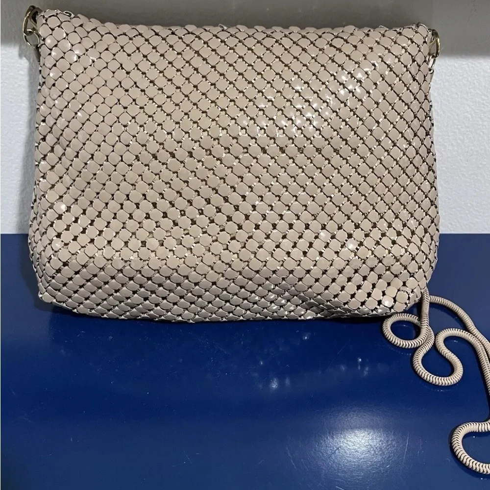 Vintage beige mesh